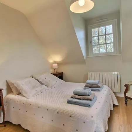 Du Corps De Garde Holiday home Lancieux